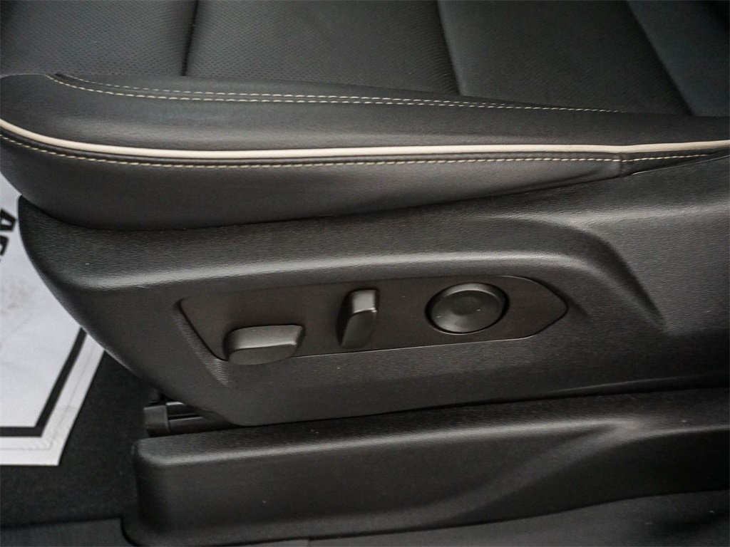 2022 Gmc Yukon SLT photo 17