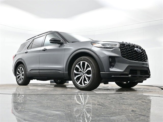 2025 Ford Explorer ST-Line photo 27