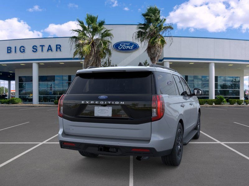 2025 Ford Expedition photo 8