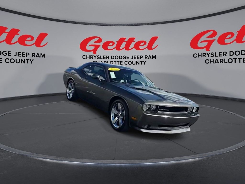 Used 2009 Dodge Challenger R/T with VIN 2B3LJ54TX9H588561 for sale in Punta Gorda, FL