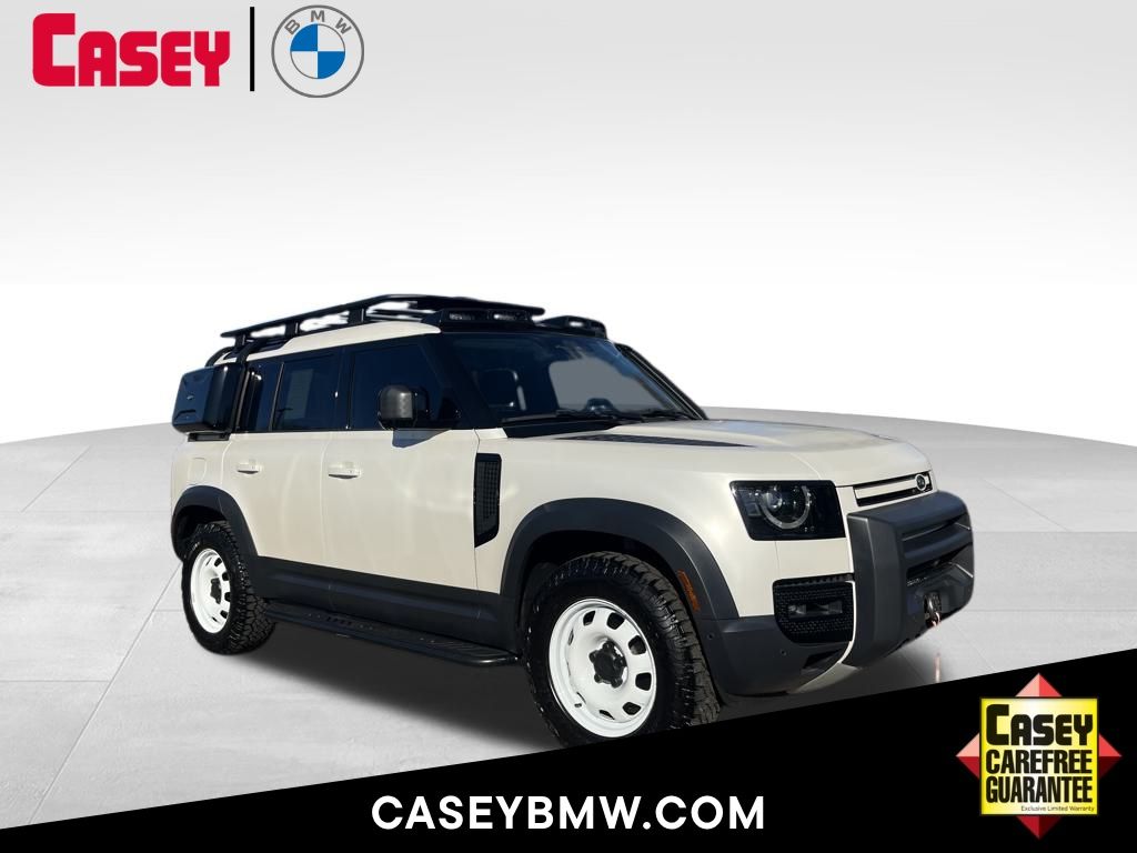 2024 Land Rover Defender S's photo