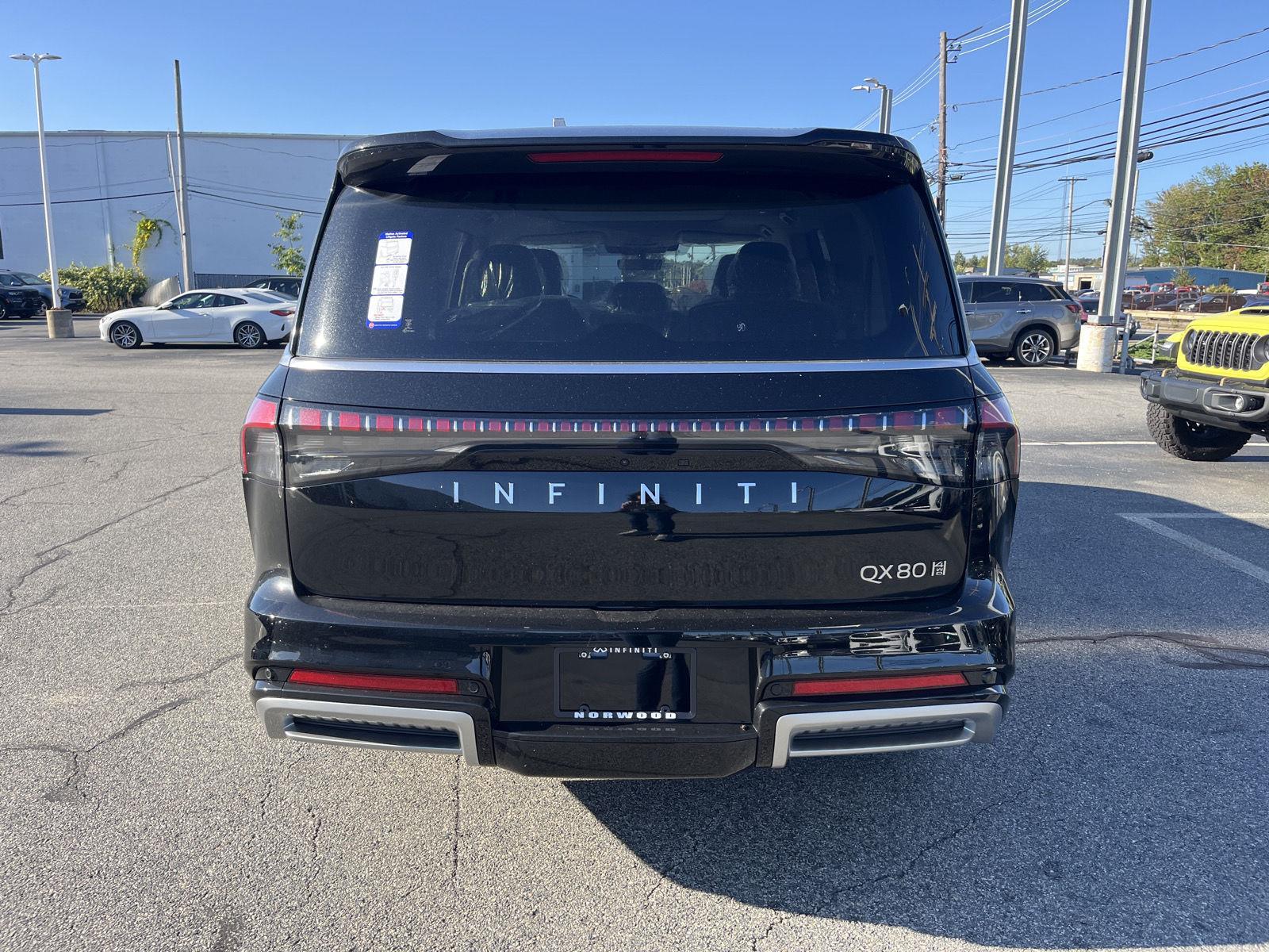 2026 Infiniti QX80 Luxe photo 3