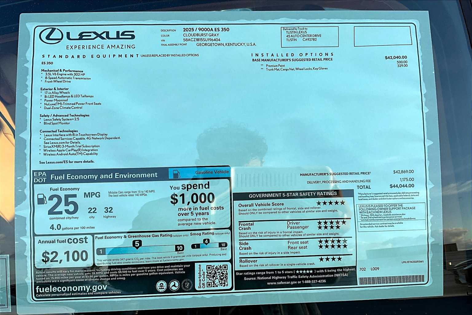 2025 Lexus ES 350 - Photo 22