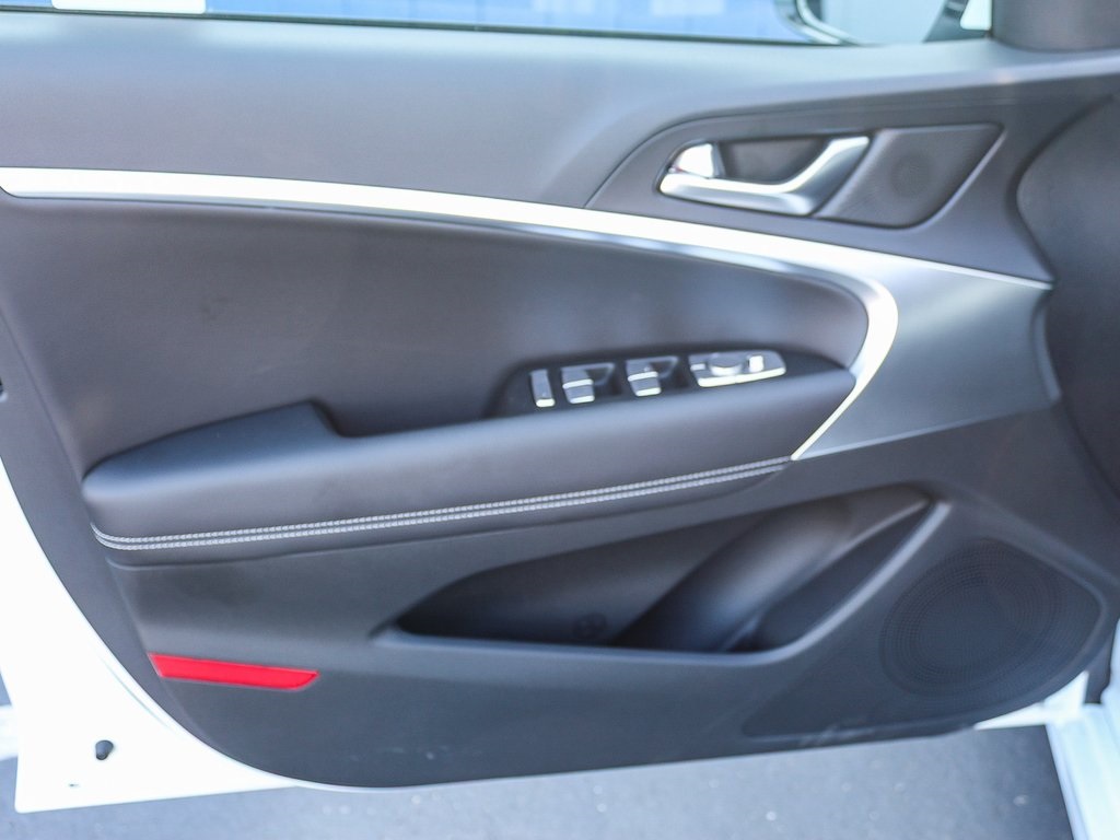 2026 Genesis G70 2.5T photo 18
