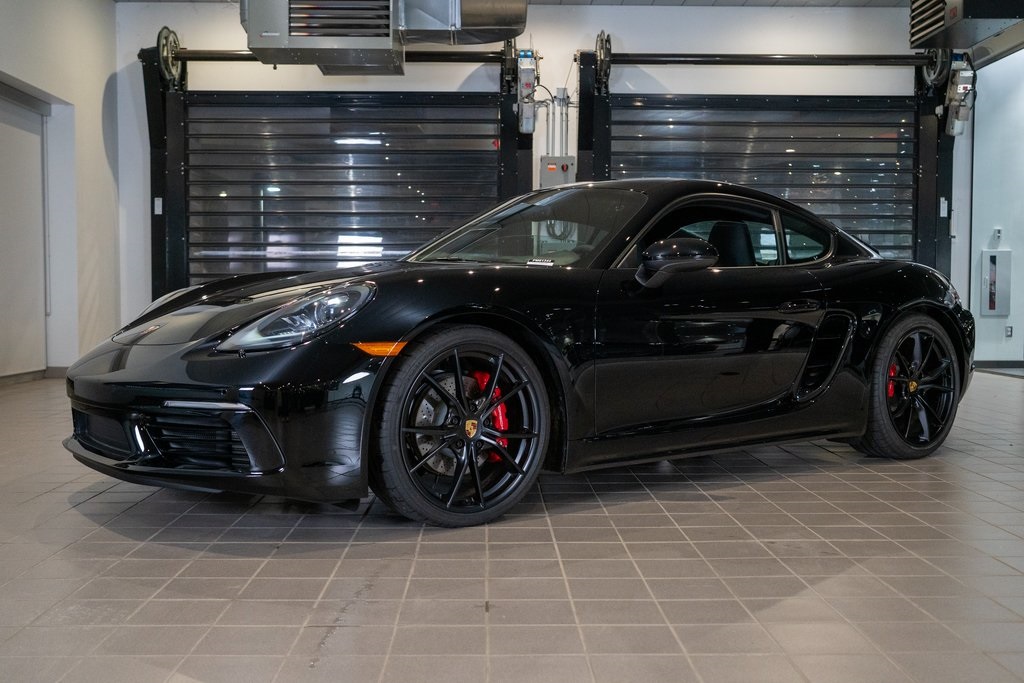 New 2025 Black Porsche S image 1