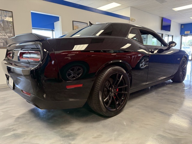 2023 Dodge Challenger R/T photo 5