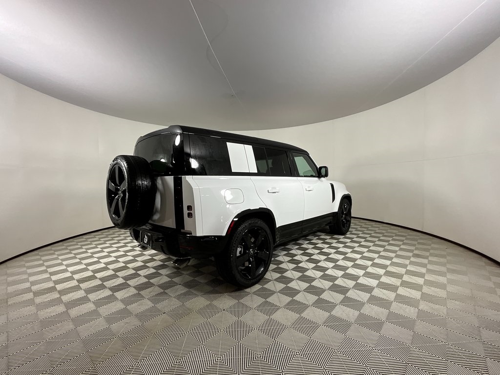 2025 Land Rover Defender 110 X-Dynamic SE photo 2