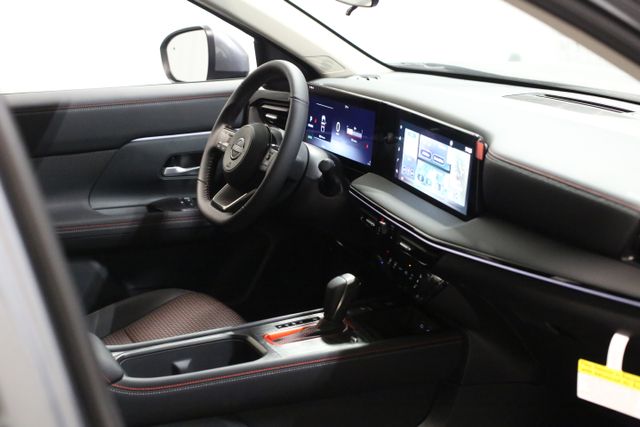2025 Nissan Kicks SR photo 18