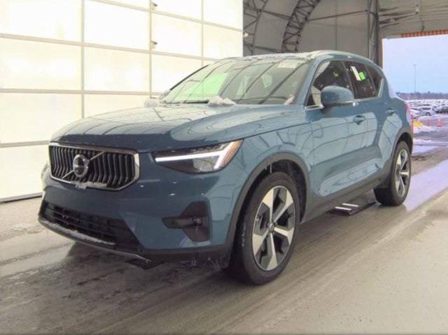 2025 Volvo XC40 Plus's photo