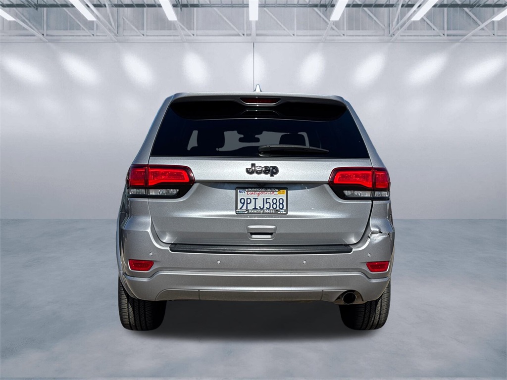 2021 Jeep Grand Cherokee Laredo X photo 4