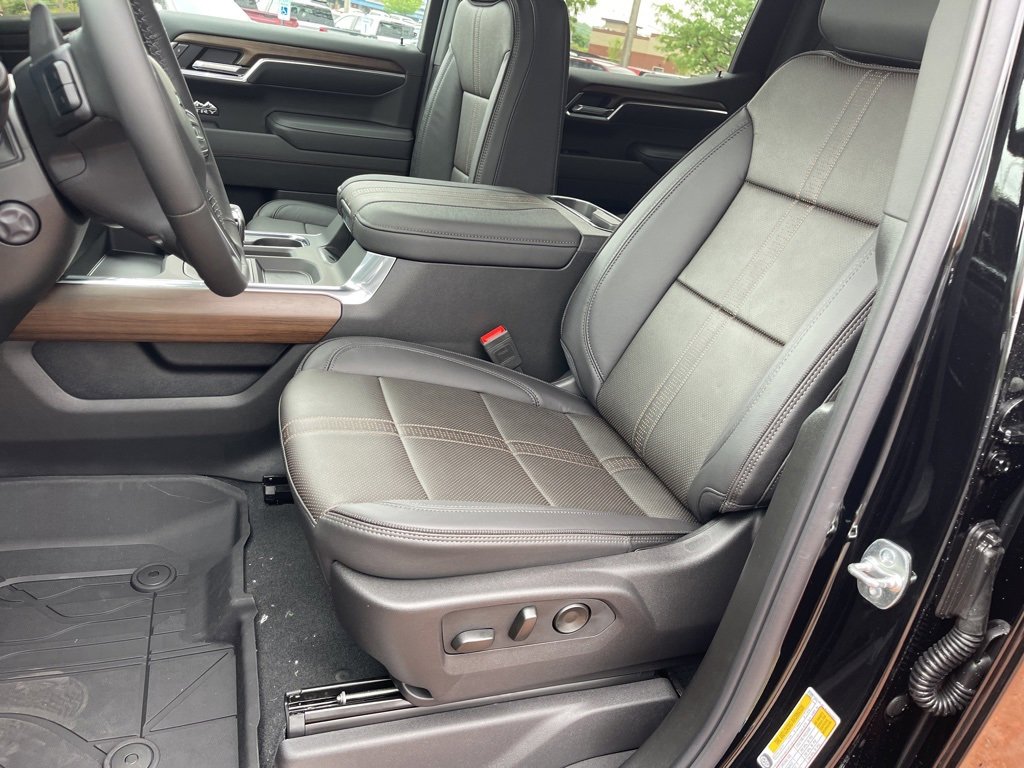 2025 Chevrolet Silverado 1500 High Country photo 8