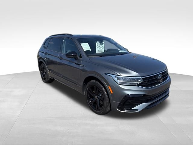 2024 Volkswagen Tiguan SE R-Line Black photo 3