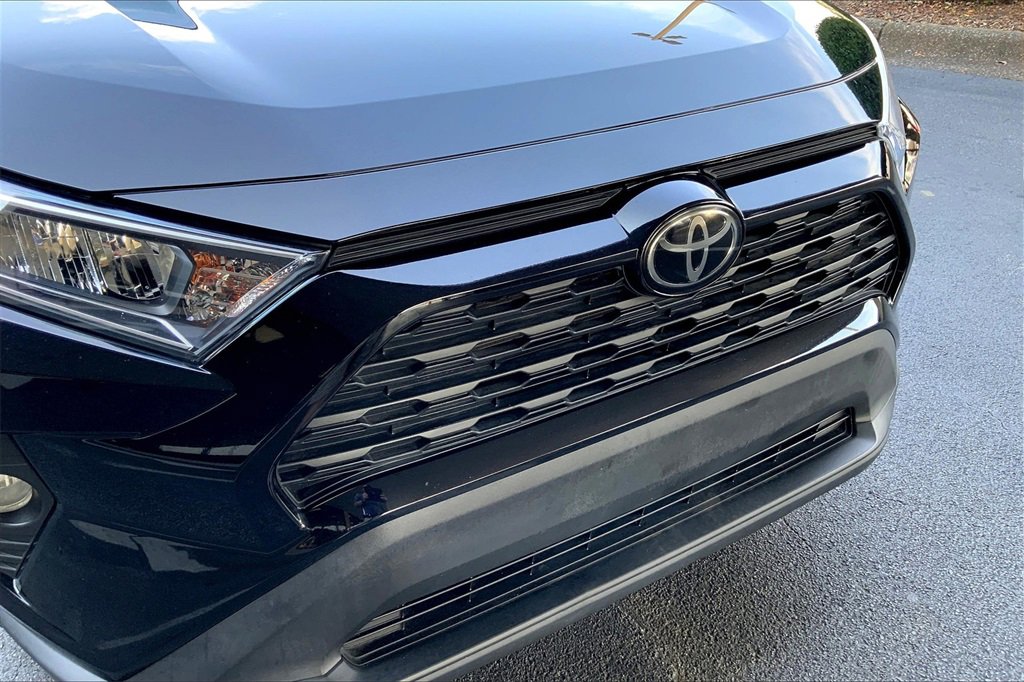 2021 Toyota RAV4 XLE photo 28