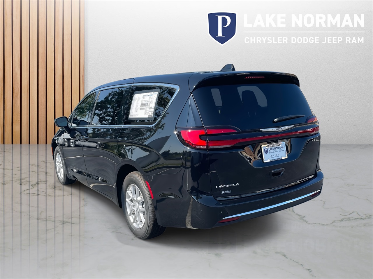 2026 Chrysler Pacifica photo 4