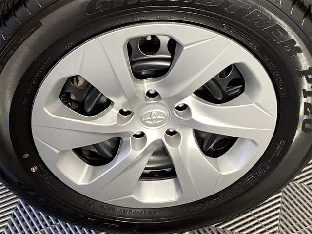 2023 Toyota RAV4 LE photo 28