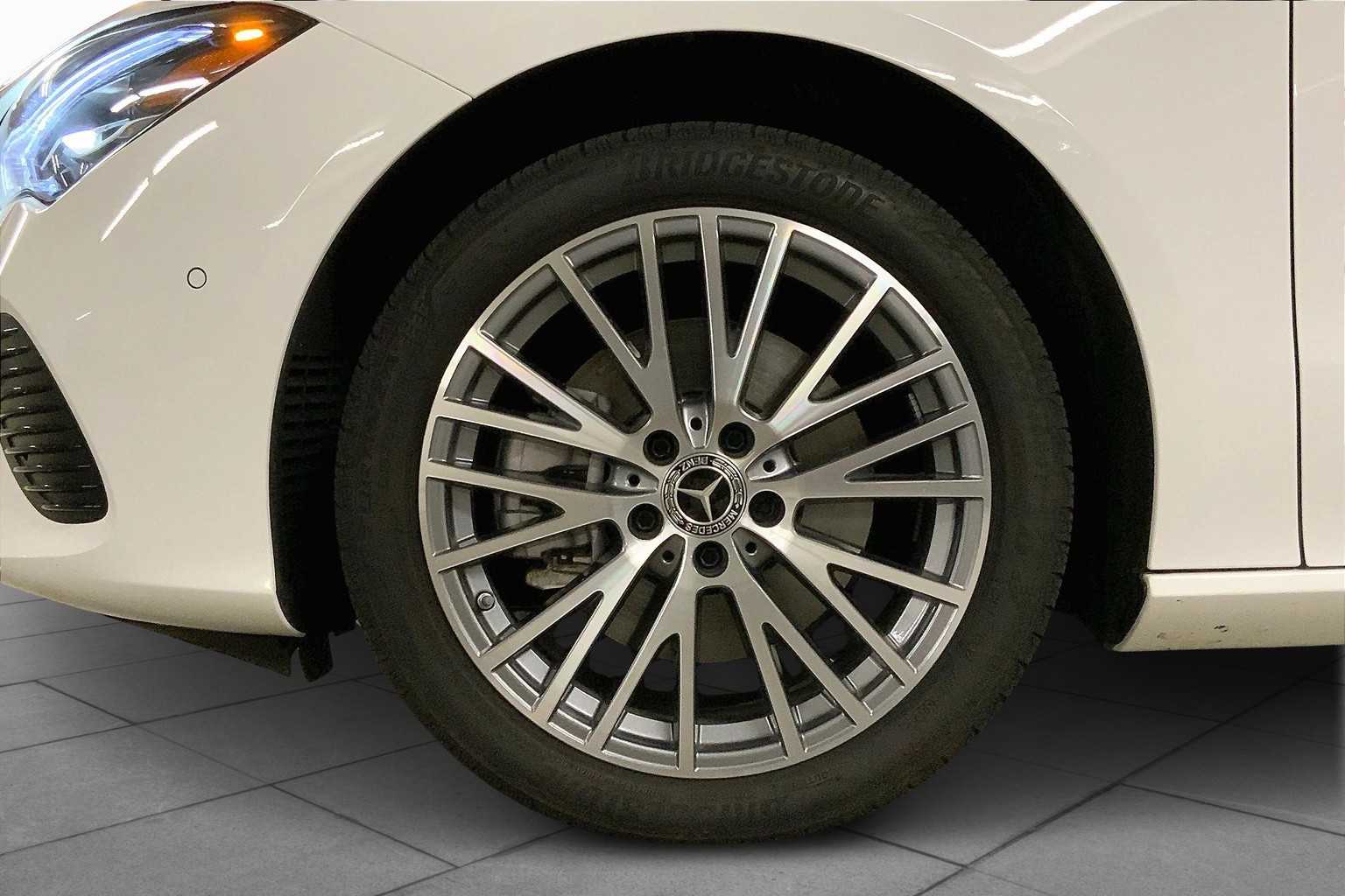 2025 Mercedes Benz CLA 250 photo 9