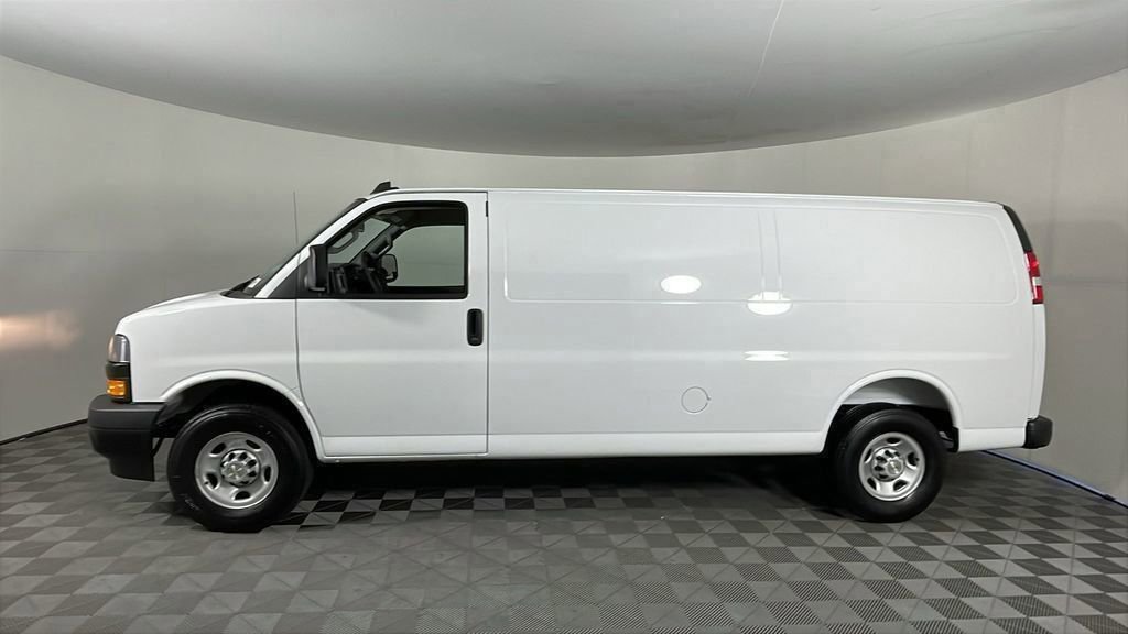 2025 Chevrolet Express Cargo 2500 photo 7