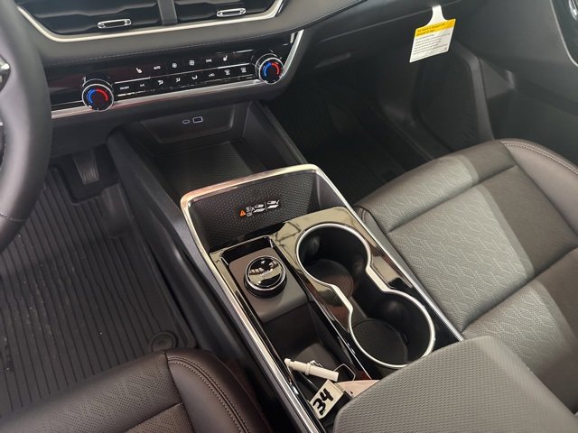 2026 Chevrolet Equinox LT photo 2
