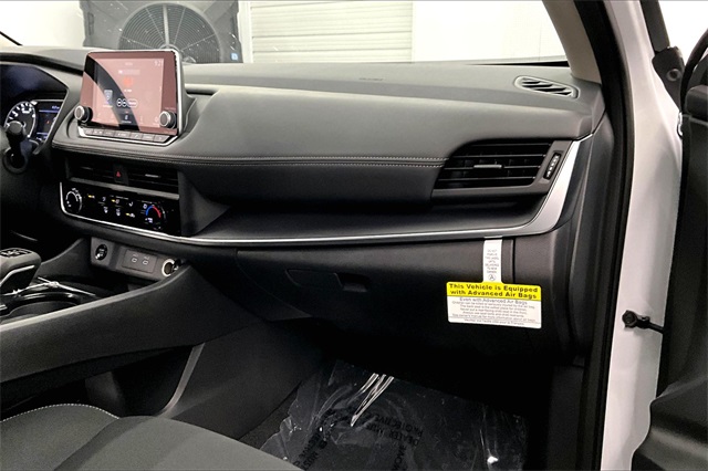2025 Nissan Rogue S photo 30