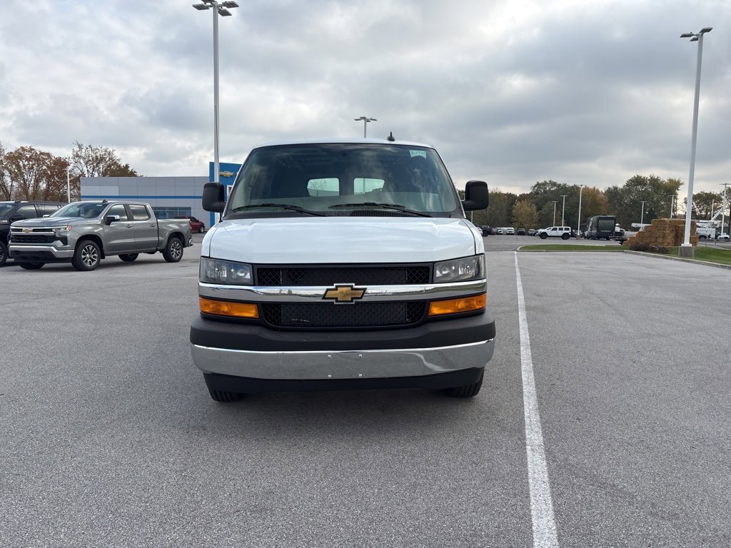 2025 Chevrolet Express Cargo 2500 photo 2