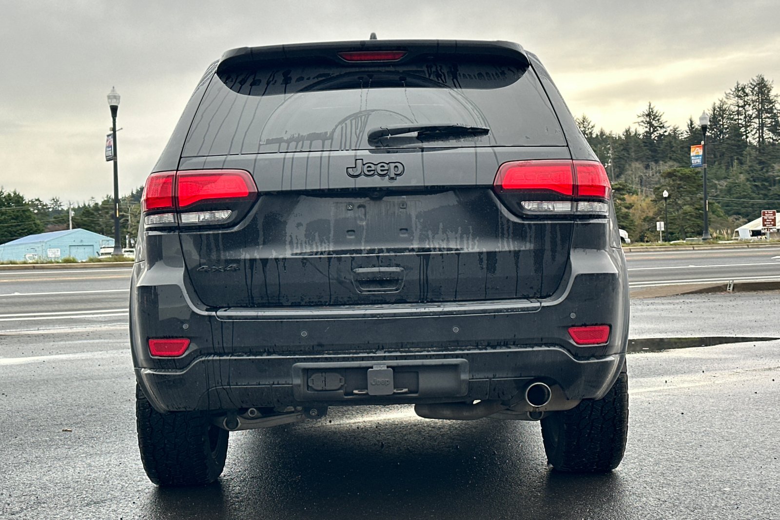 2021 Jeep Grand Cherokee Laredo X photo 3