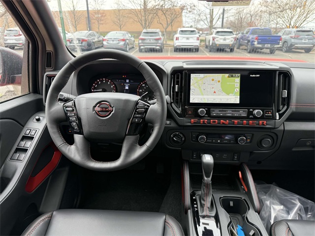 2025 Nissan Frontier Crew Cab PRO-4X photo 2