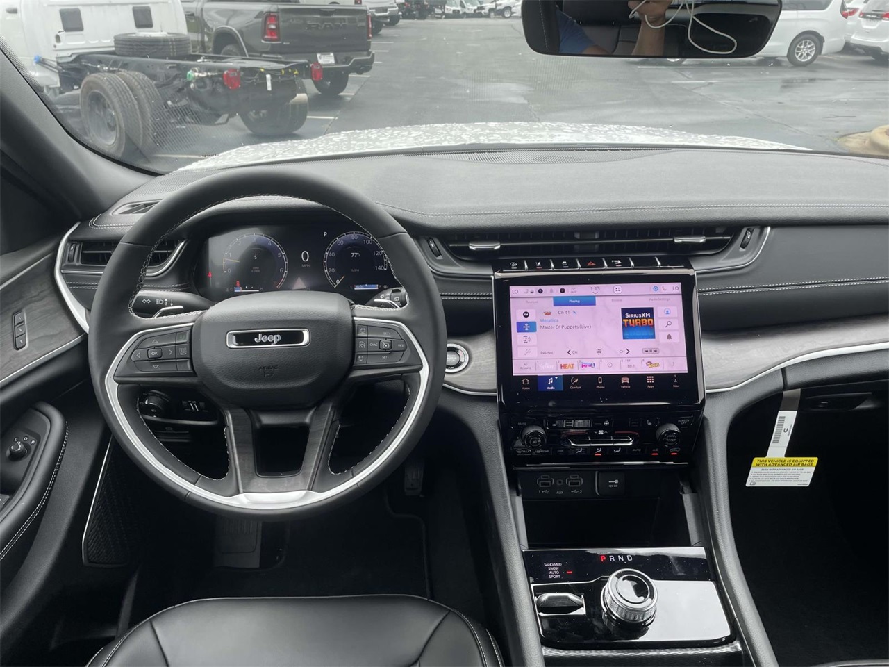 2025 Jeep Grand Cherokee Limited photo 2