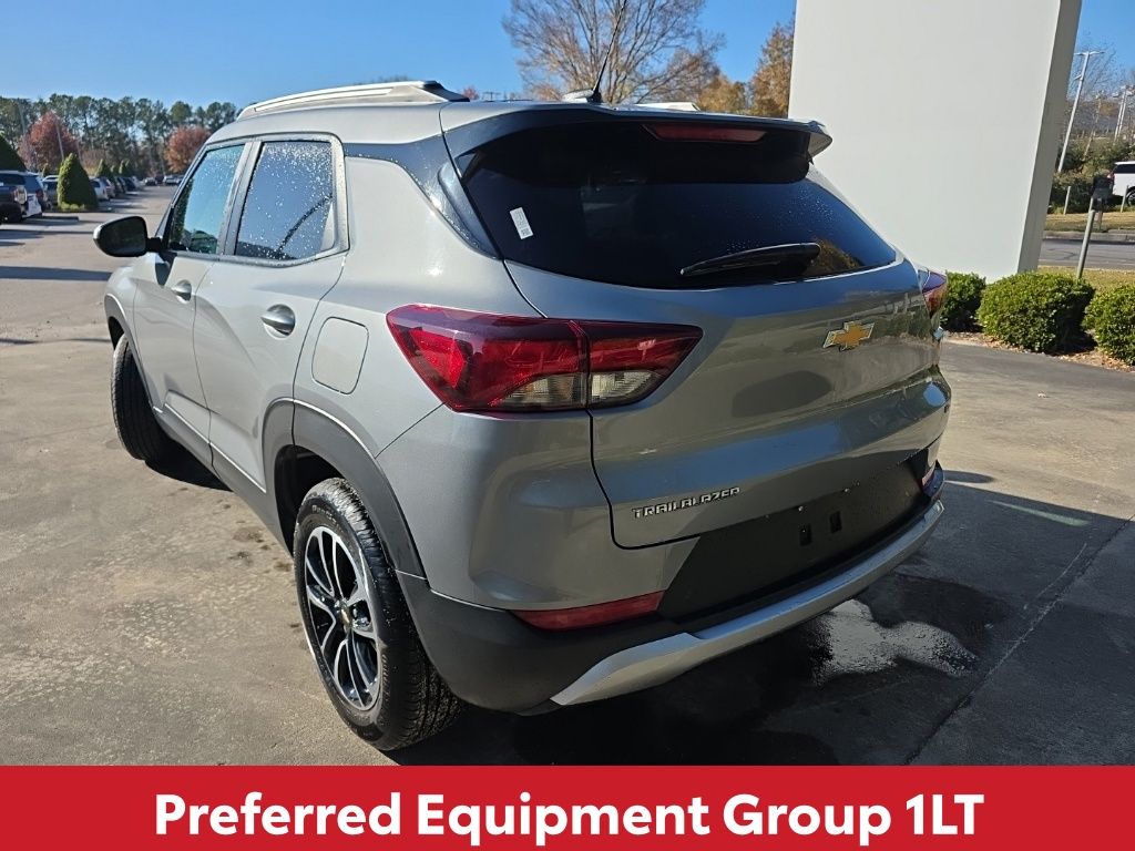 2024 Chevrolet Trailblazer LT photo 3