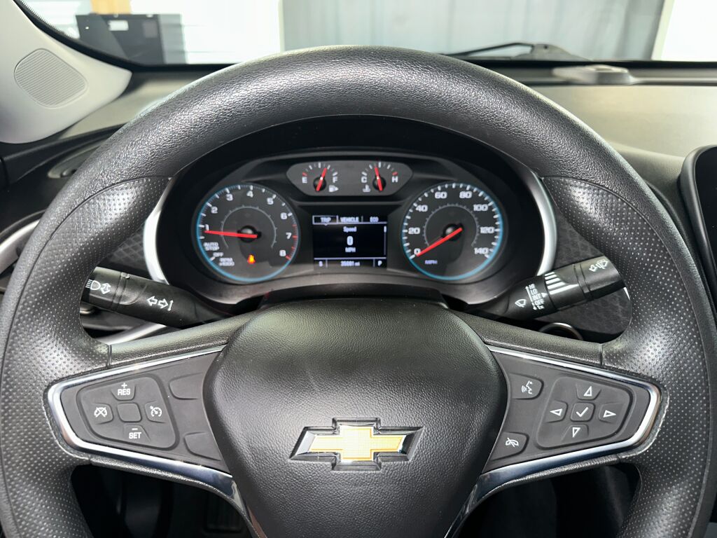 2020 Chevrolet Malibu LS photo 4