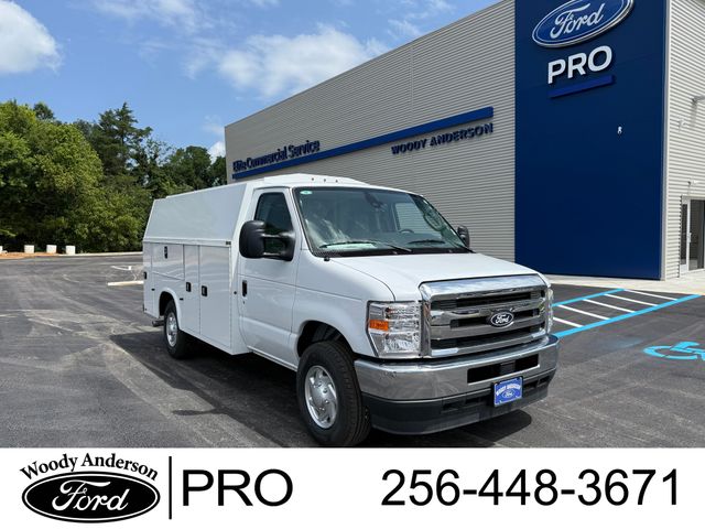 2026 Ford E-Series Cutaway Base's photo