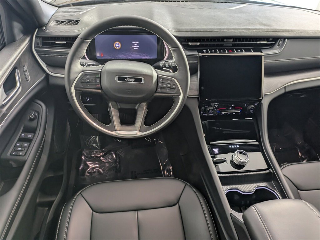 2025 Jeep Grand Cherokee Limited photo 8