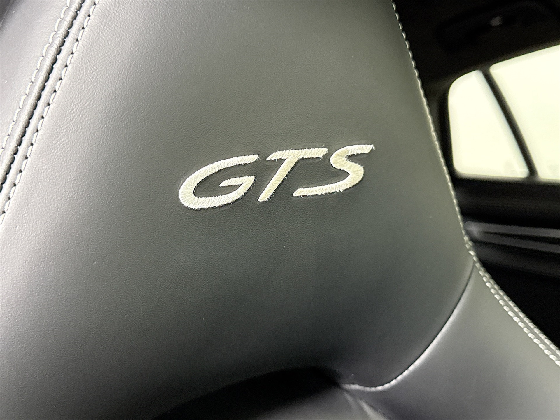 2019 Porsche Panamera GTS photo 26