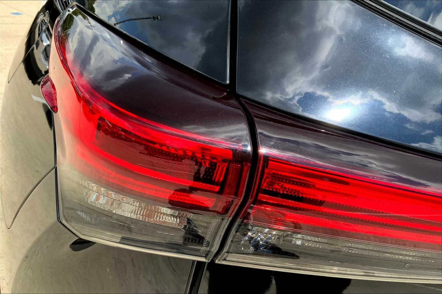 2020 Toyota Highlander Hybrid XLE photo 25