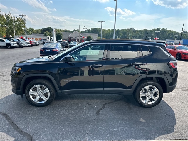 2023 Jeep Compass Latitude photo 5