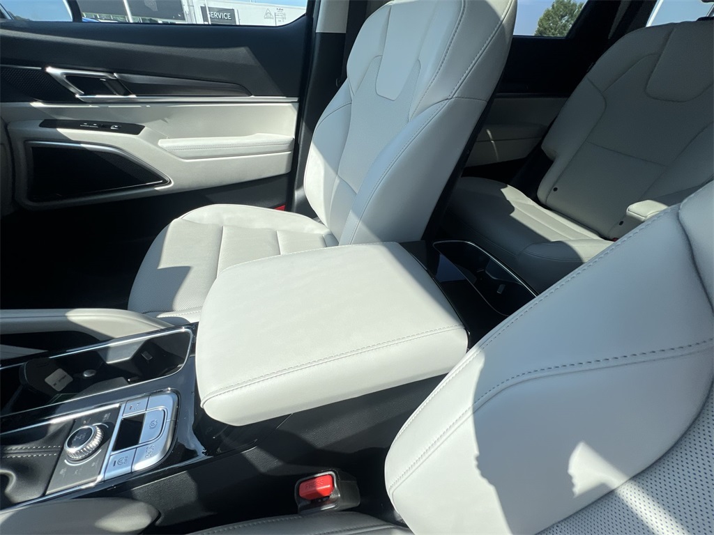 2025 Kia Telluride S photo 22