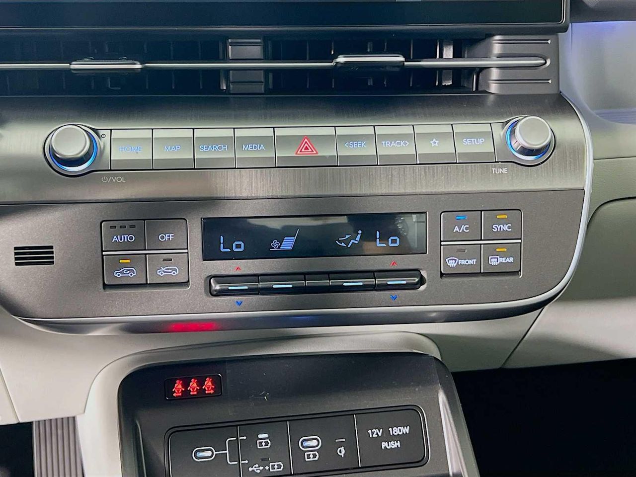 2026 Hyundai Kona SEL photo 5