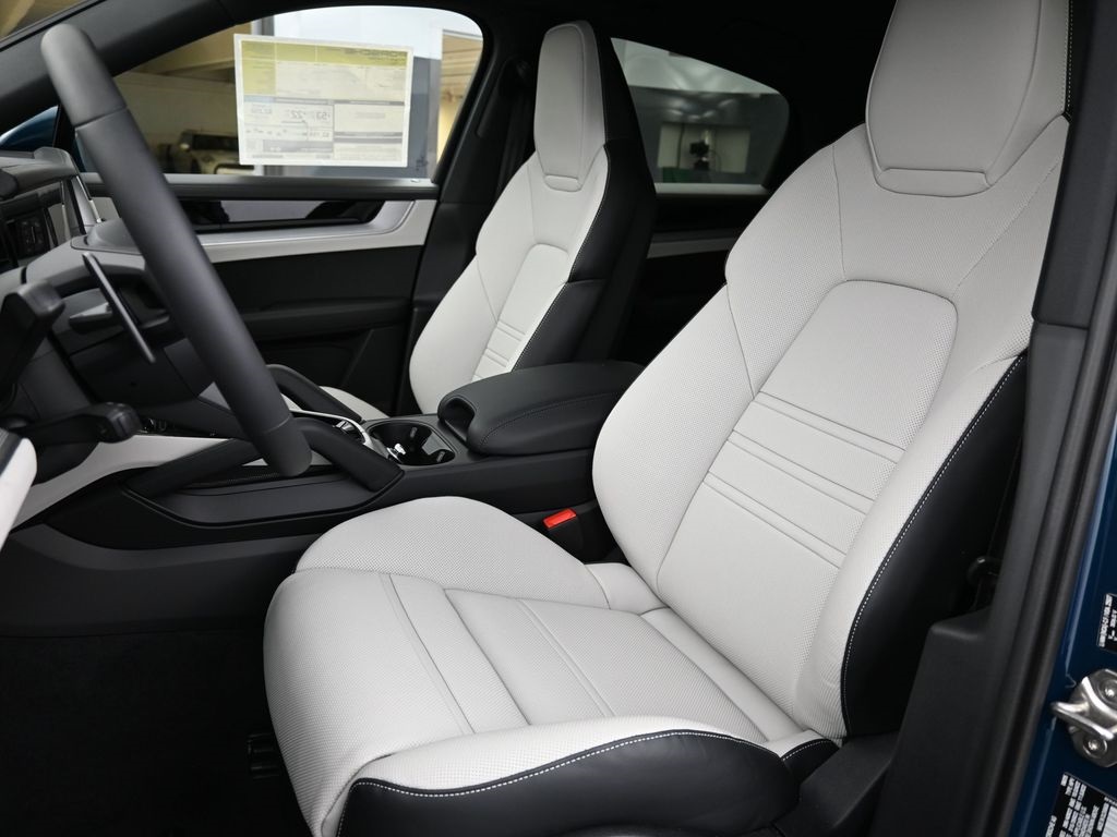 2026 Porsche Cayenne E-Hybrid Coupe photo 5