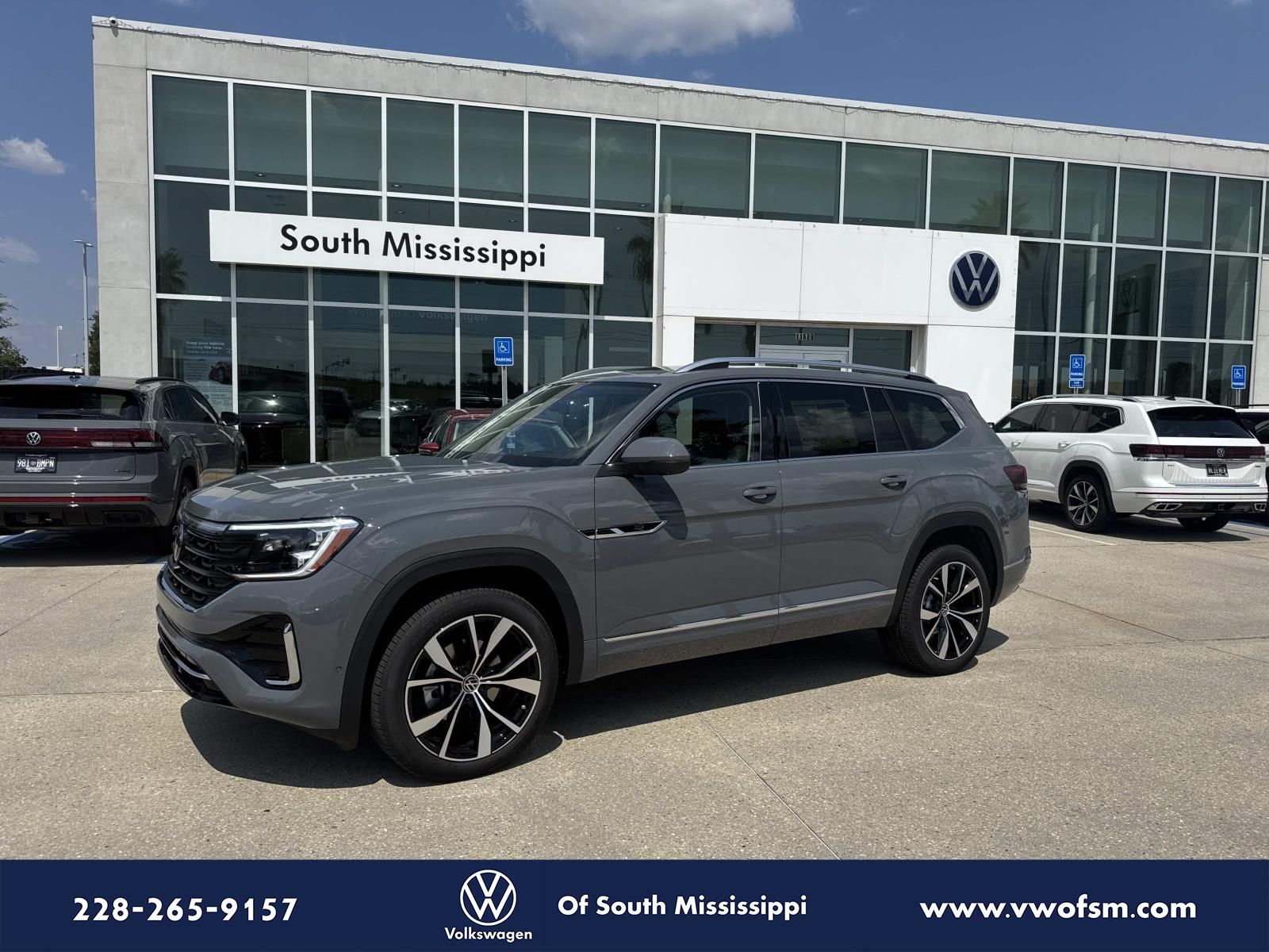 2026 Volkswagen Atlas SEL Premium R-Line's photo