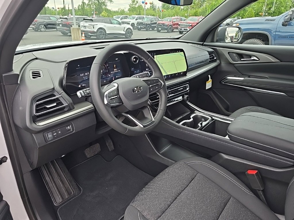 2025 Chevrolet Traverse photo 9