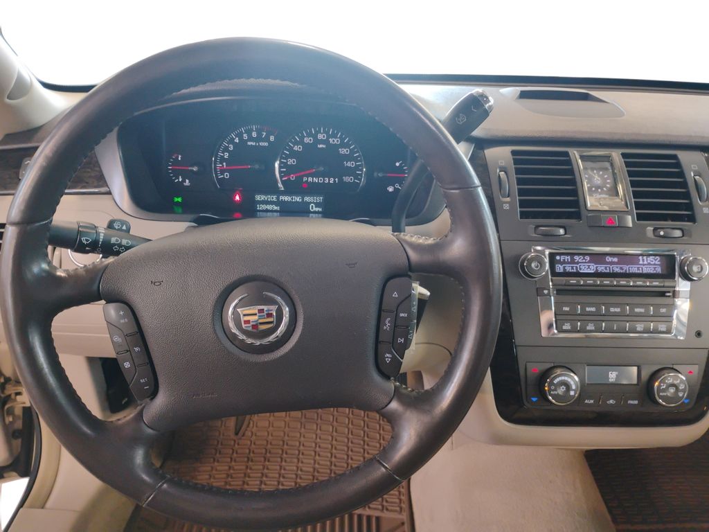 2011 Cadillac DTS Luxury photo 13