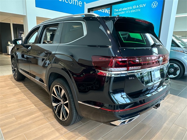 2026 Volkswagen Atlas SEL Premium R-Line photo 2