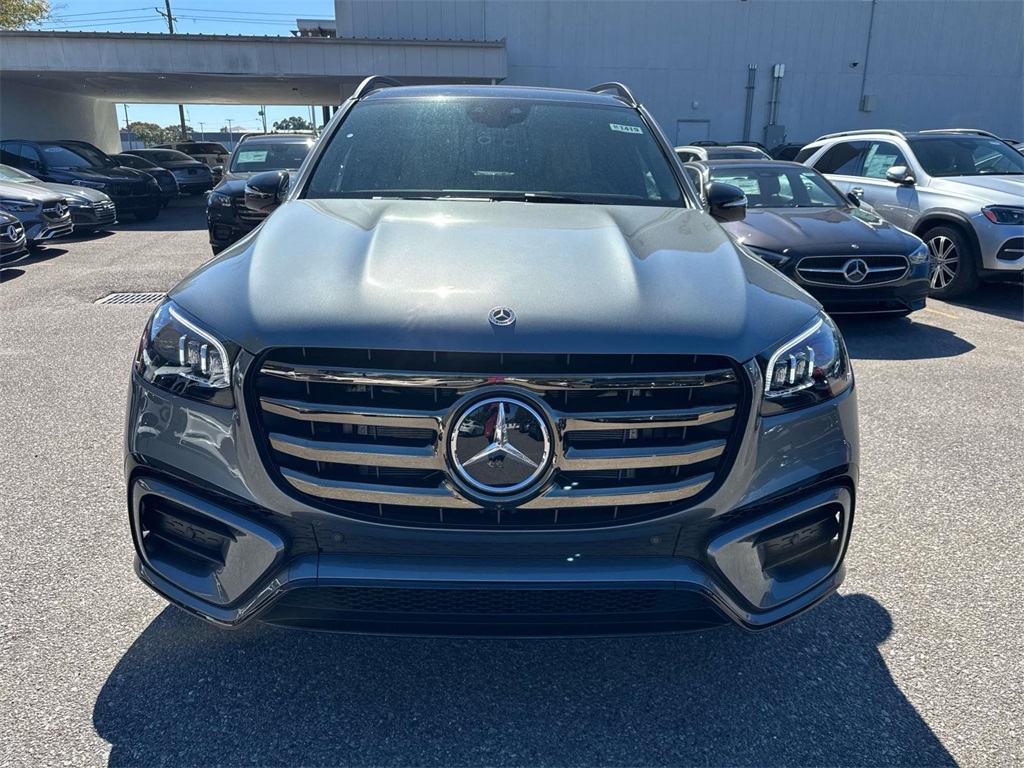 2026 Mercedes Benz GLS 450 4MATIC photo 2