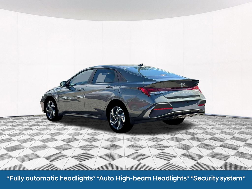 2025 Hyundai Elantra Hybrid SEL Sport photo 4