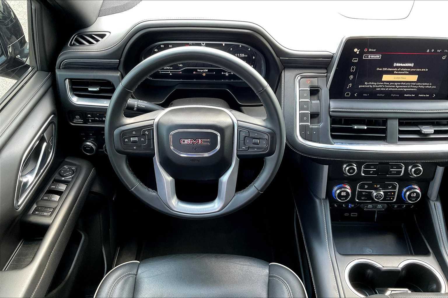 2023 Gmc Yukon SLT photo 3