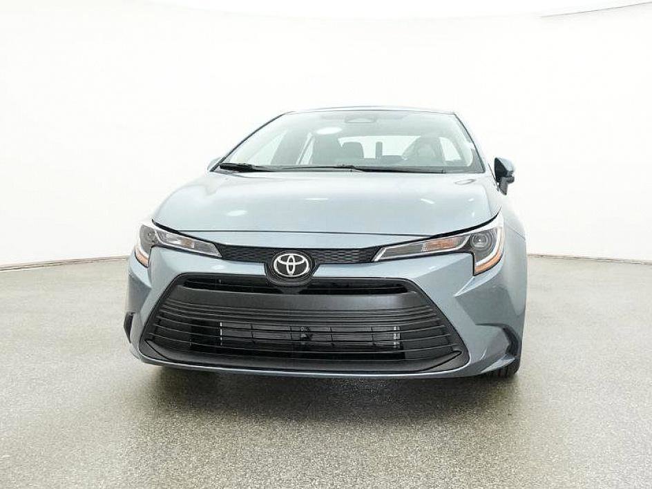 2025 Toyota Corolla LE photo 25