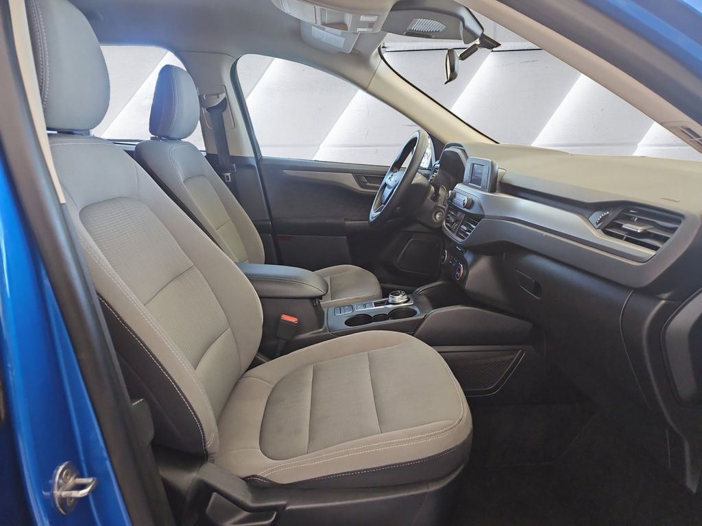 2020 Ford Escape S photo 13