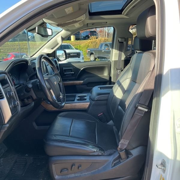 2016 Chevrolet Silverado 1500 LTZ photo 3