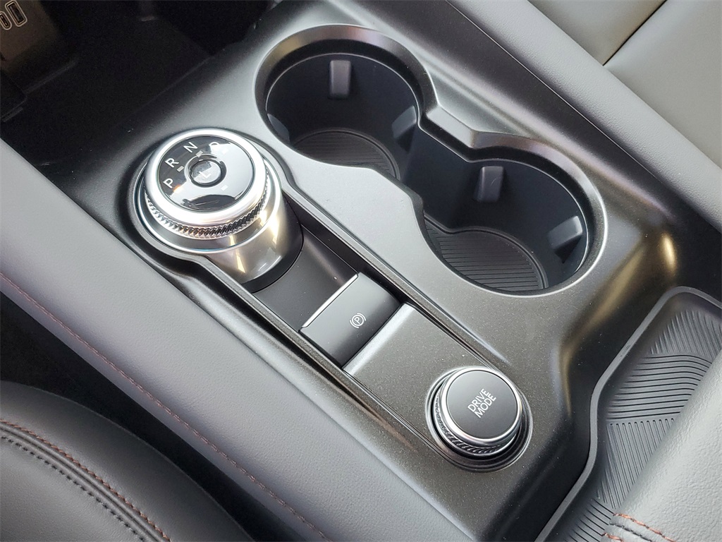 2025 Ford Explorer photo 16