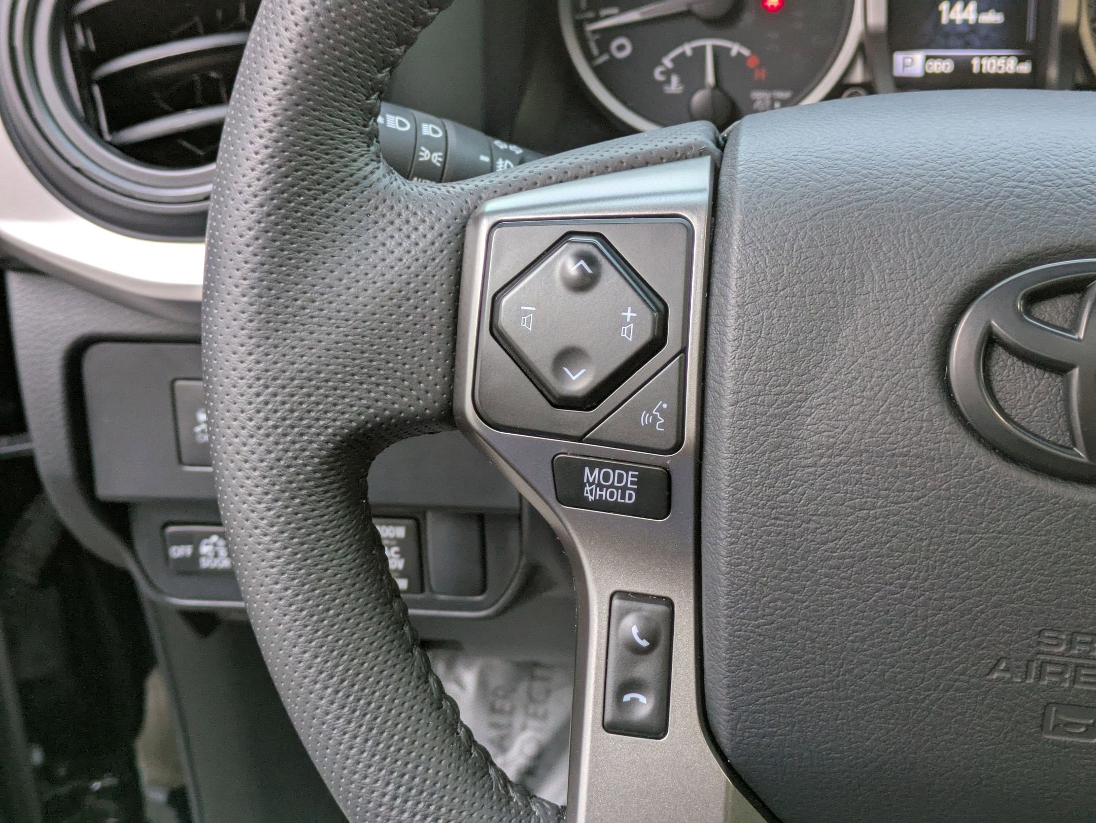 2023 Toyota Tacoma Limited photo 16
