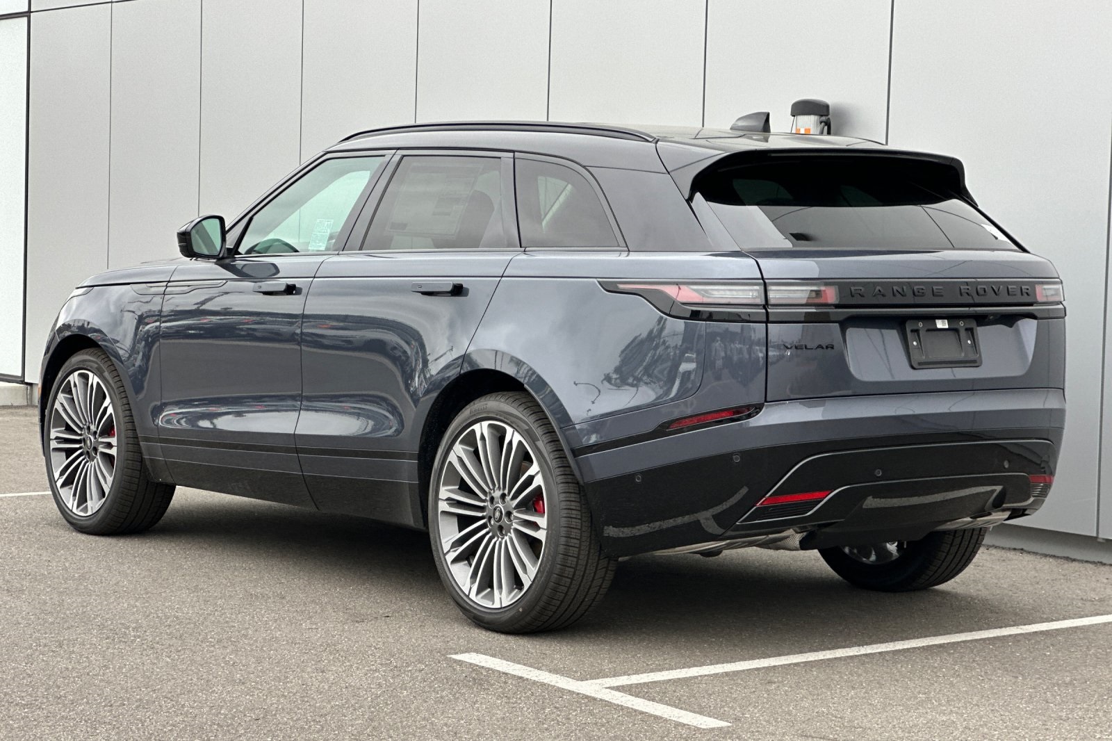 2025 Land Rover Range Rover Velar SE photo 3